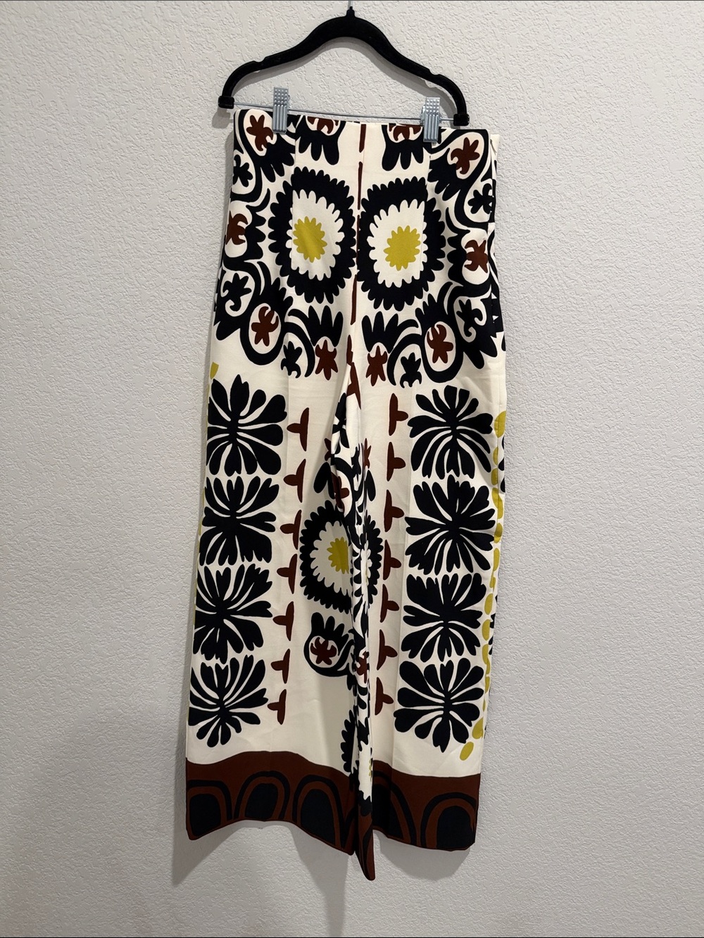 ZARA Cream Wide-Leg Pants with Black and Brown Floral Medallion Print